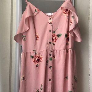 Long maxi pink dress with a floral design